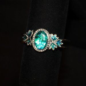 Vintage Silver tone Green cabochon Clamp Bracelet